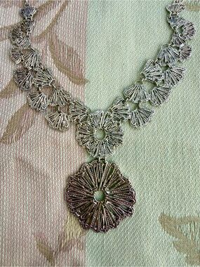 Stella & Dot Silver Floral Statement Necklace with Matching Earrings in Original